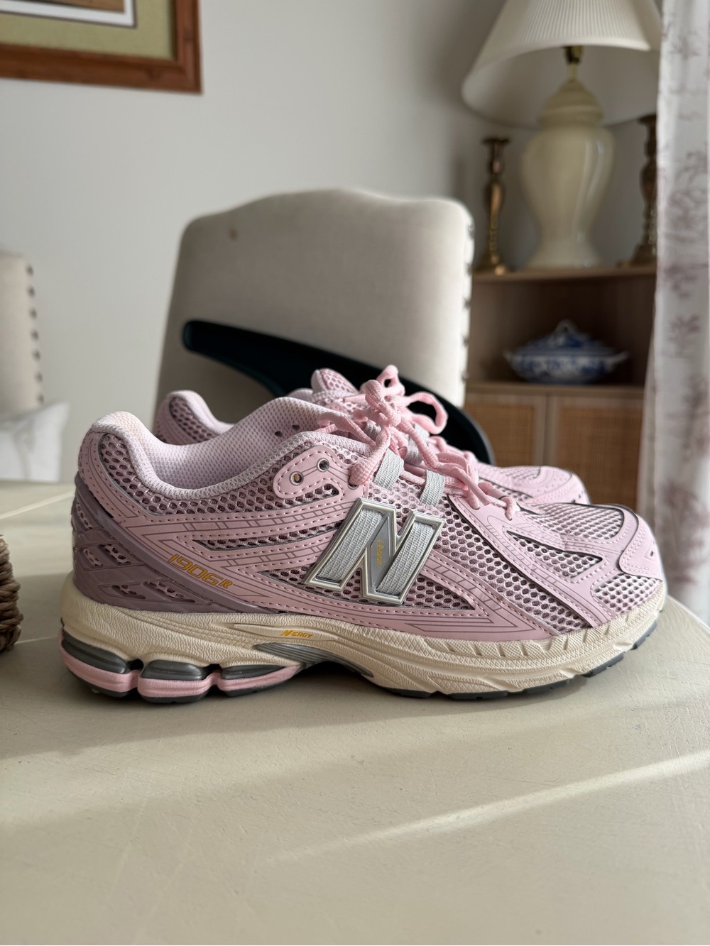 New Balance 1906 M7 W8.5 Perfect Condition!